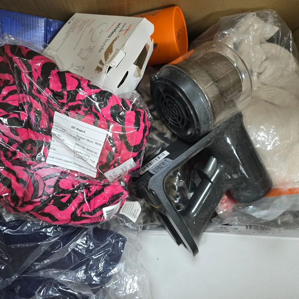 BOX OF APPROXIMATELY 10 ASSORTED HOUSEHOLD ITEMS TO INCLUDE LAWN FEED, WINDOW CLEANER & SQUEEGEE, ETC - COLLECTION ONLY