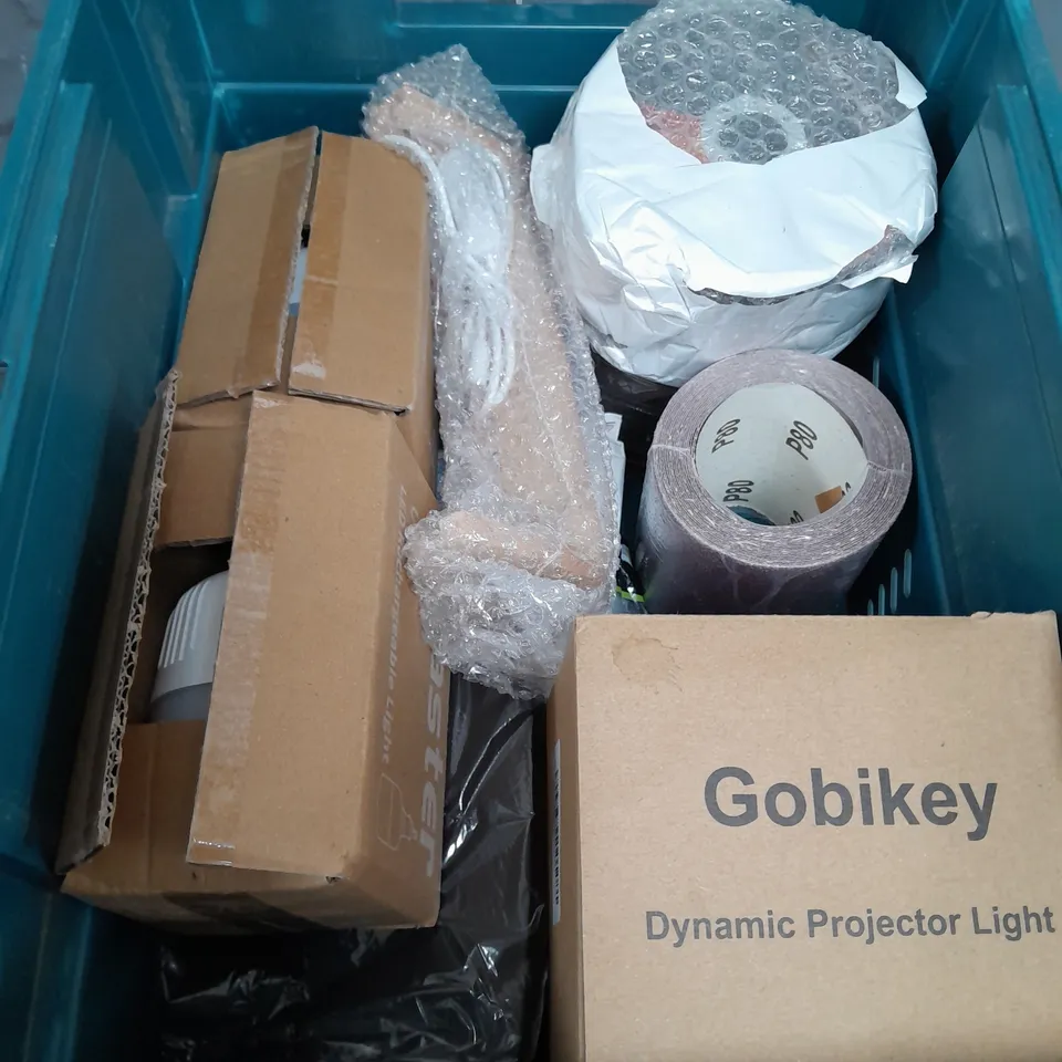 APPROXIMATELY 6 ASSORTED HOUSEHOLD ITEMS LED LIGHTS , PROJECTOR LIGHT , SANDPAPER , ETC 