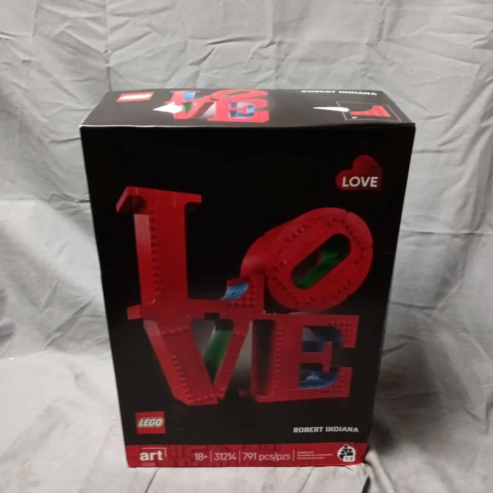 BOXED LEGO LOVE ROBERT INDIANA - 31214
