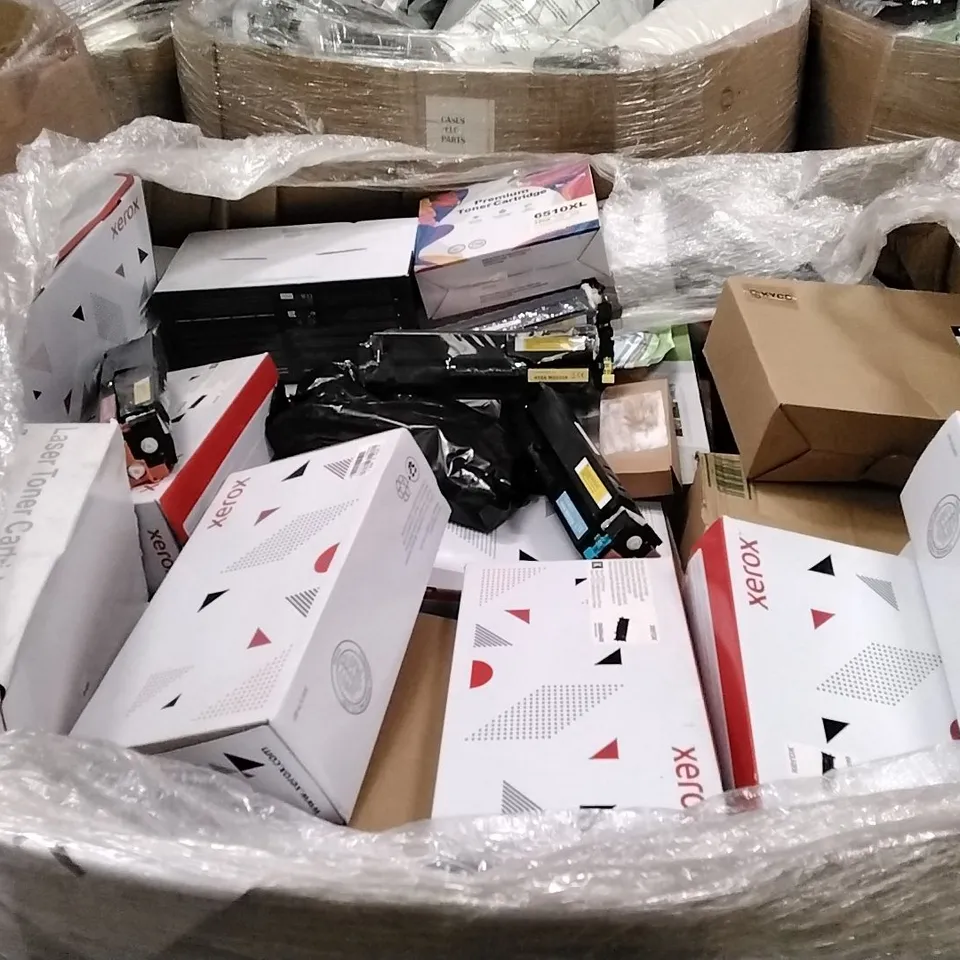 PALLET TO CONTAIN A LARGE QUANTITY OF INK TONER CARTRIDGES // BRANDS, COLOURS AND MODELS MAY VARY