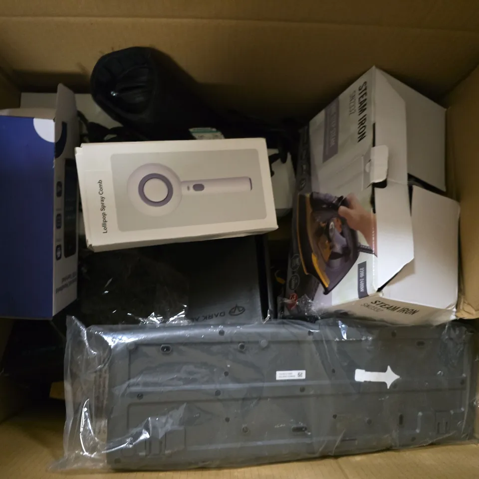 APPROXIMATELY 14 ASSORTED ELECTRICAL ITEMS TO INCLUDE STEAM IRON, ANDROID HANDHELD POS TERMINAL, PORTABLE VACUUM CLEANER, ETC - COLLECTION ONLY