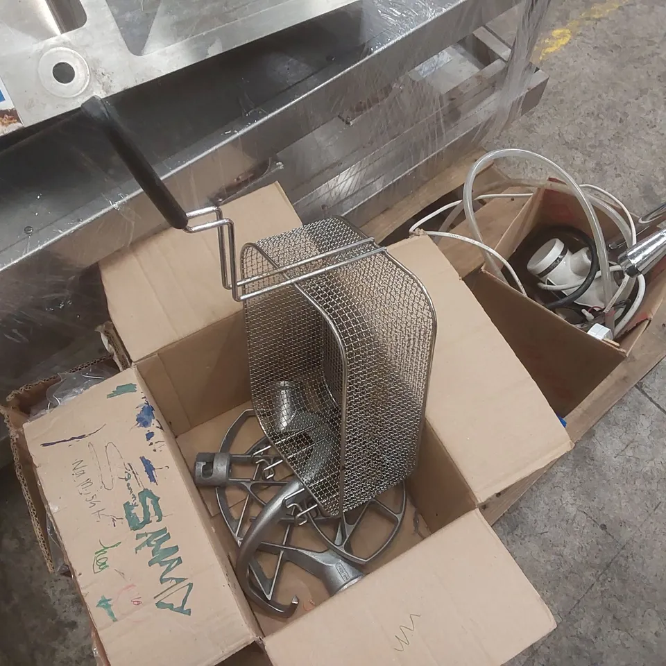 PALLET CONTAINING ASSORTED CATERING EQUIPMENT ECT