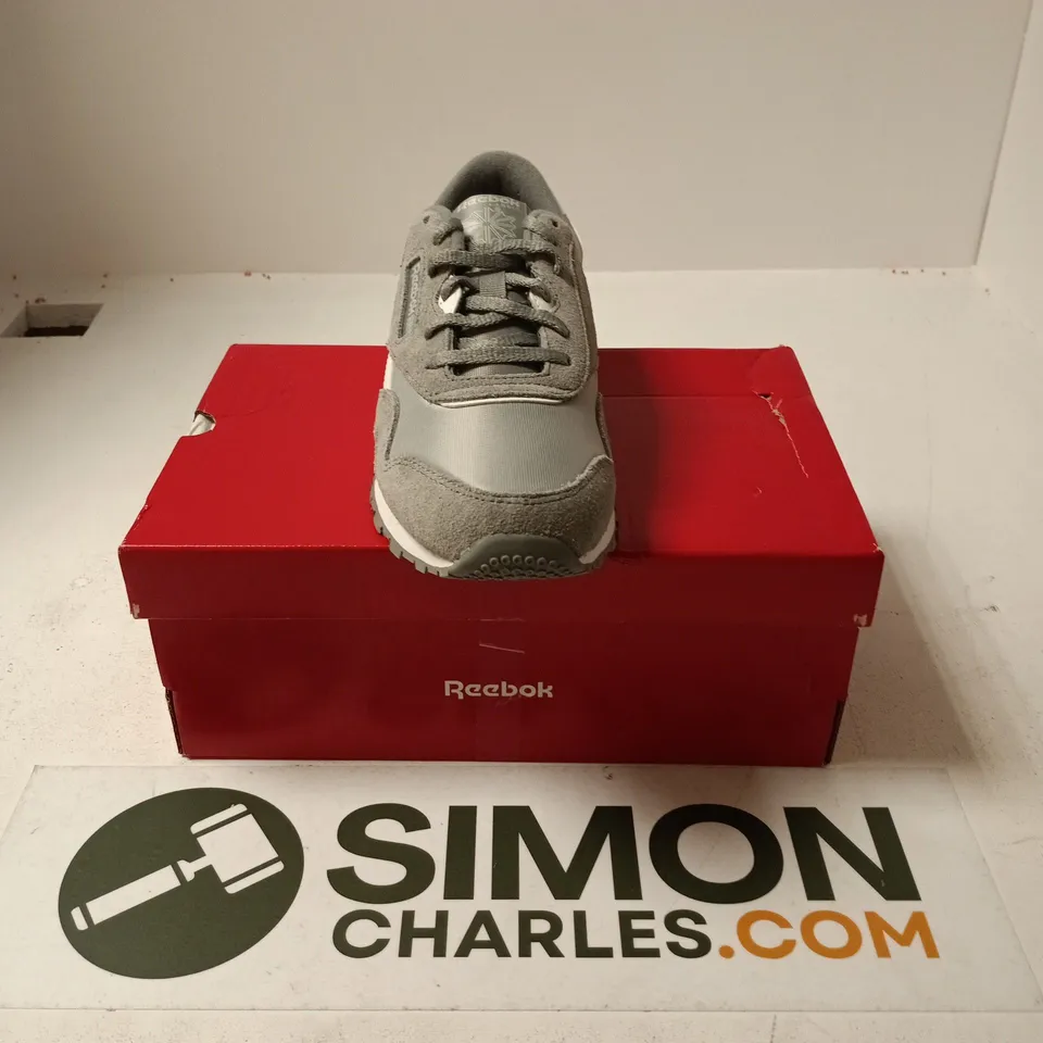 BOXED PAIR OF REEBOK CL NYLON KIDS RUNNING SHOES IN GREY - UK 5