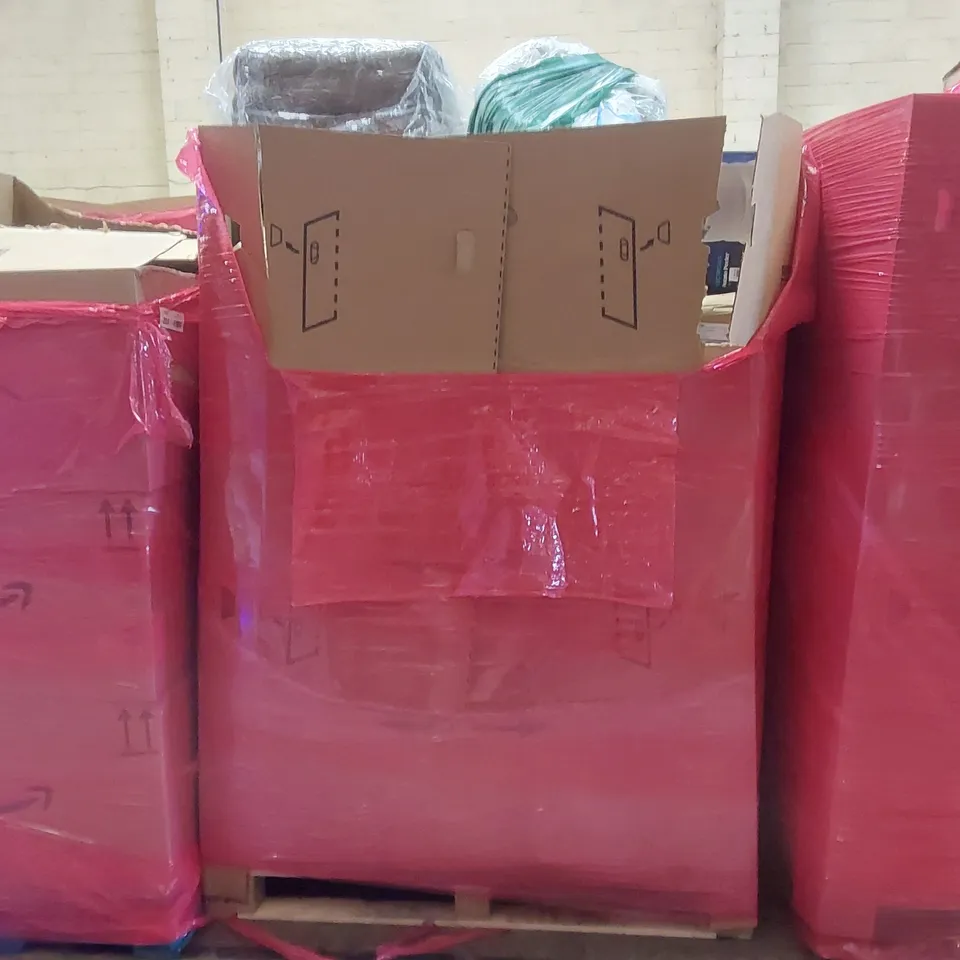 PALLET OF ASSORTED ITEMS INCLUDING: CHEST OF DRAWERS, HOLLYWOOD MIRROR, ELECTRIC POTATO PEELER, CEILING FAN LIGHT, RUGS ECT