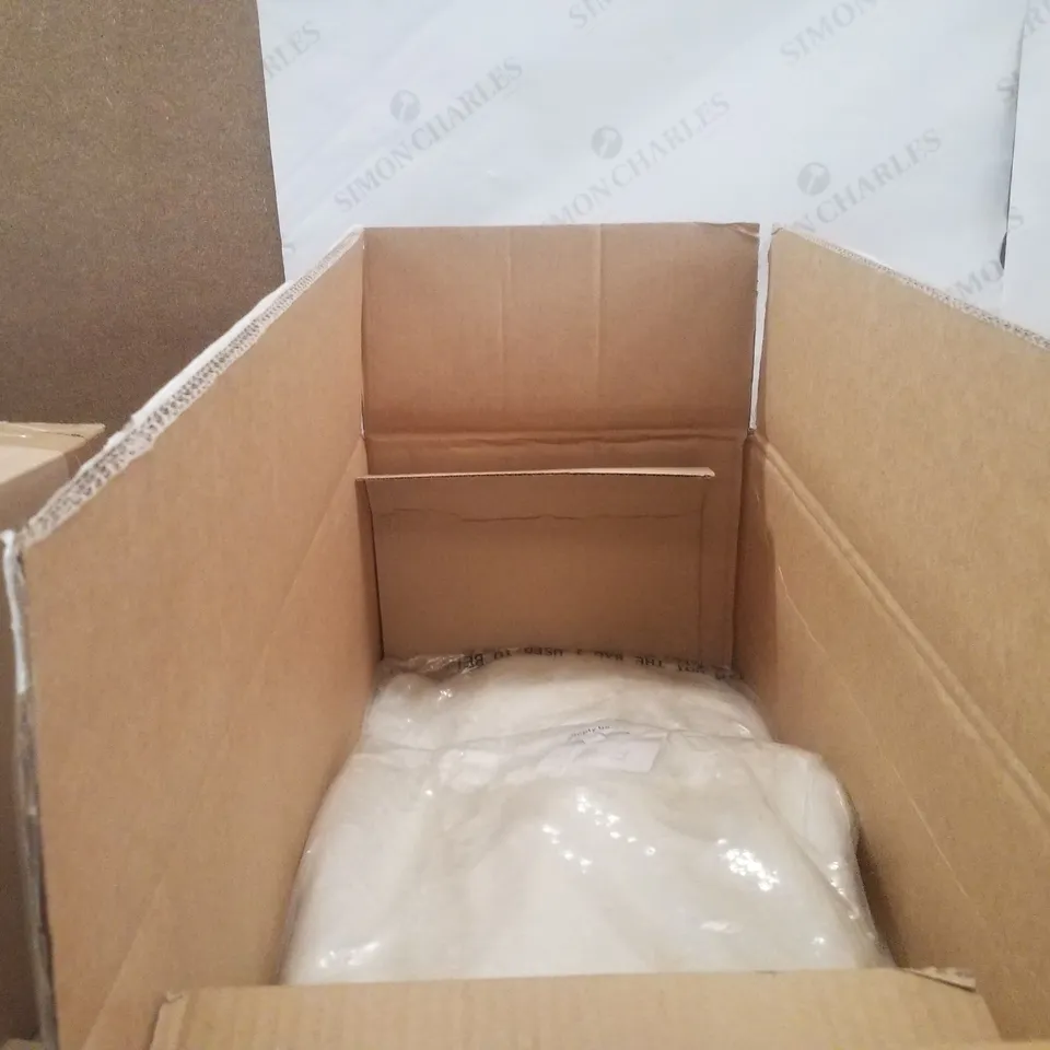 BOXED APPROXIMATELY 14 SIMPLY BE SEQUIN TOP WHITE SIZE 24