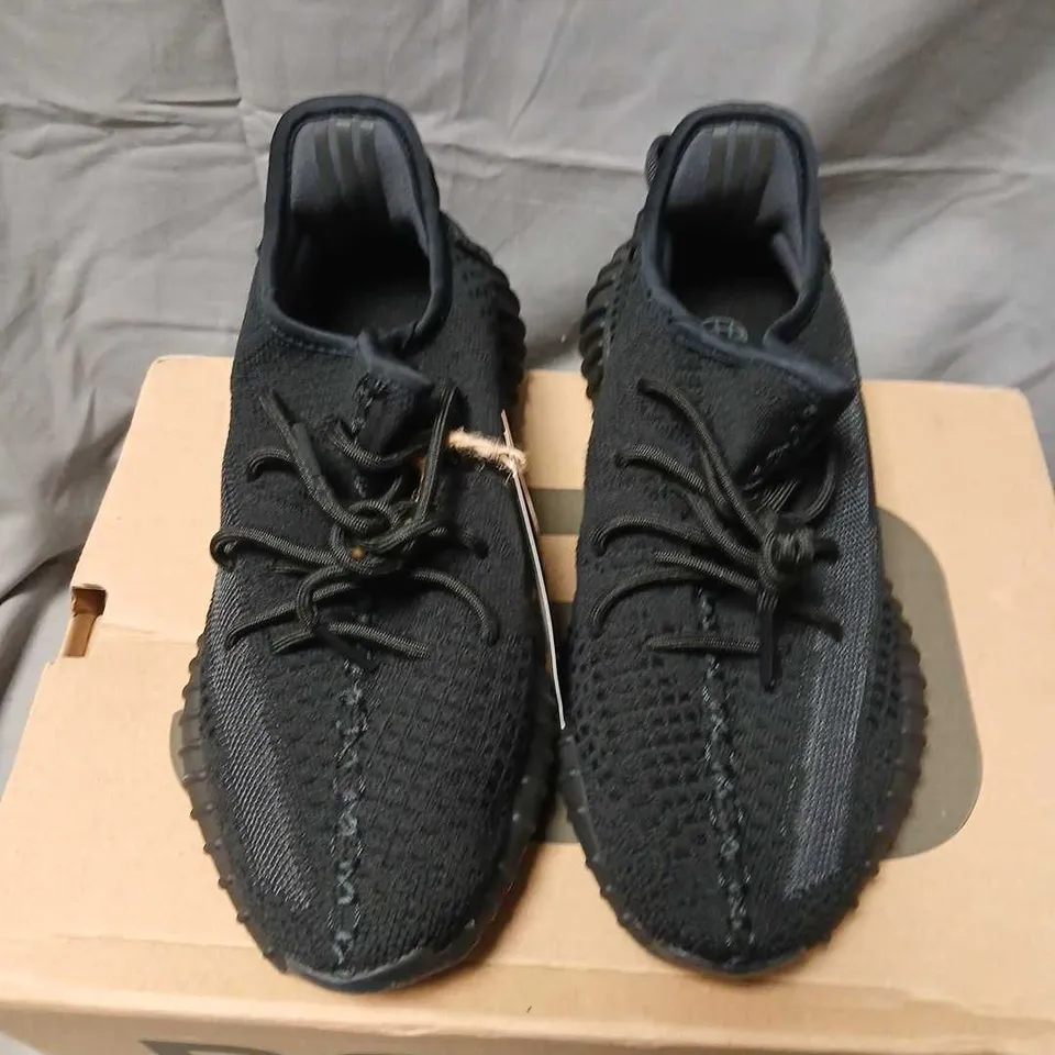 ADIDAS YEEZY BOOST 350 V2 BLACK SNEAKERS SIZE 6