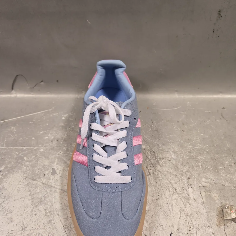 PAIR OF ADIDAS WOMENS TRAINERS - 6.5