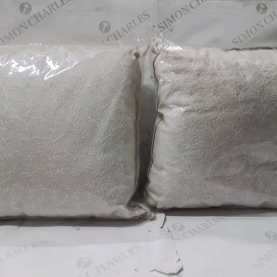 BRAND NEW SEALED SET OF 2 THYME CUSHION LINEN 