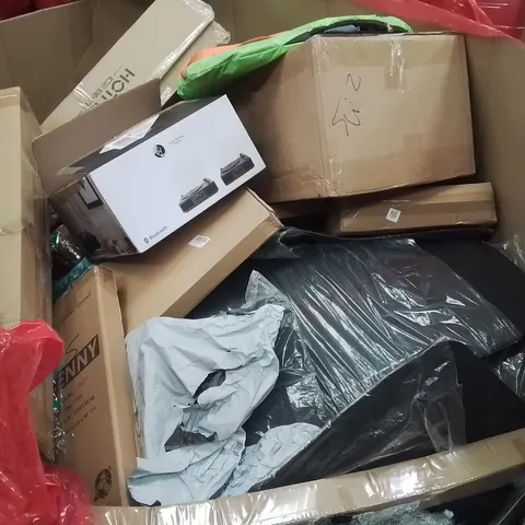 PALLET CONTAINING VARIOUS ASSORTED BOXED HOUSEHOLD ITEMS TO INCLUDE: TURNTABLE STSTEM, RUBBER FLOOR MATS, AND LOTS MORE UNMARKED BOXED ITEMS