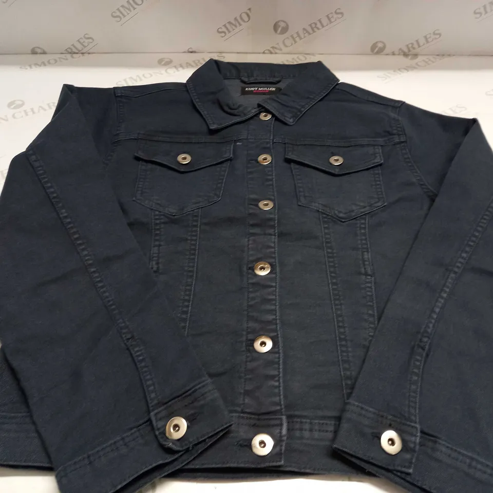 KURT MULLER WOMAN CROP FAUX DENIM JACKET IN NAVY - UK 16