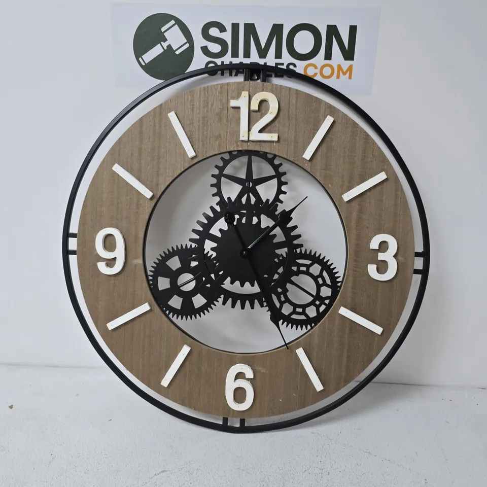 WOOD-EFFECT WALL CLOCK WITH EXPOSED GEARS – DECORATIVE INDUSTRIAL TIMEPIECE