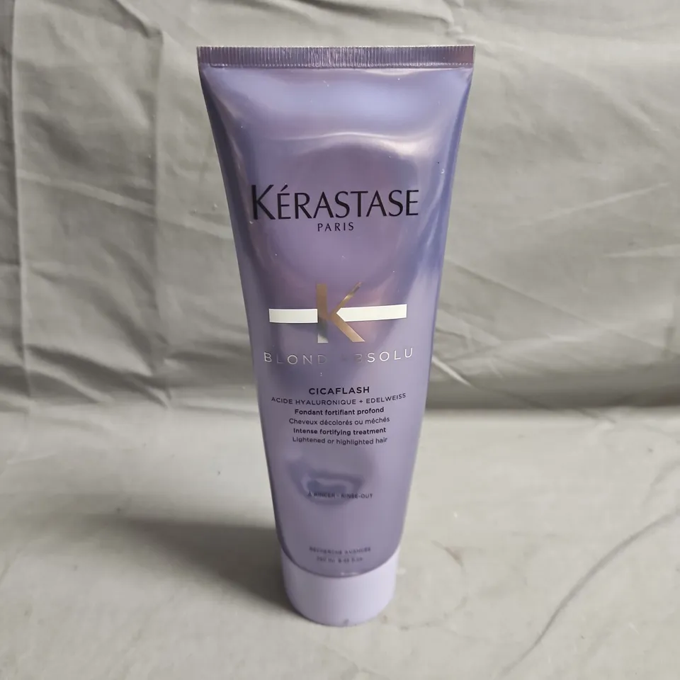 KÉRASTASE BLOND ABSOLU CICAFLASH FORTIFYING TREATMENT FOR LIGHTENED HAIR - 250ML