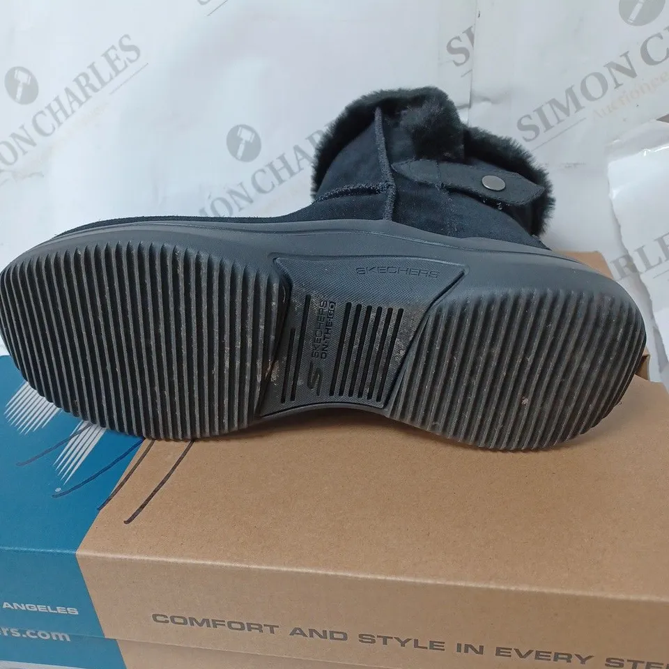 BOXED SKECHERS ON-THE-GO MIDTOWN CHILL BABY BOOTS, BLACK - SIZE 5 