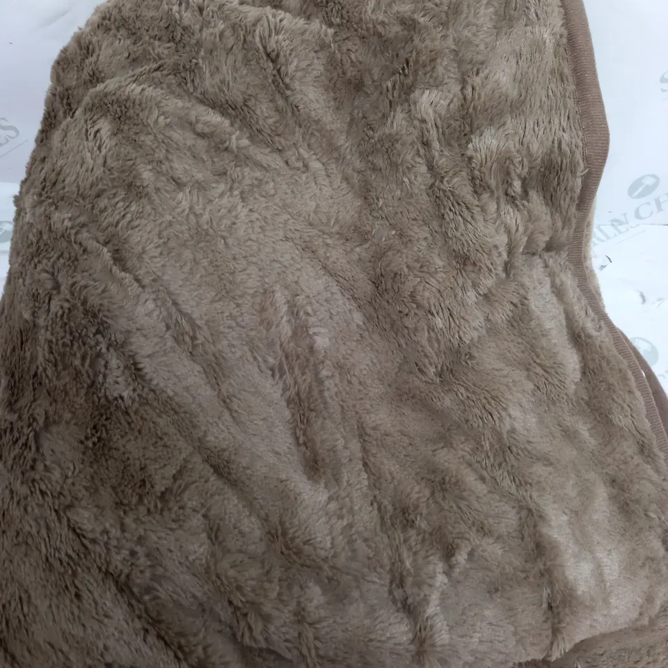 COZEE HOME VELVETSOFT HEATED THROW IN DARK TAUPE