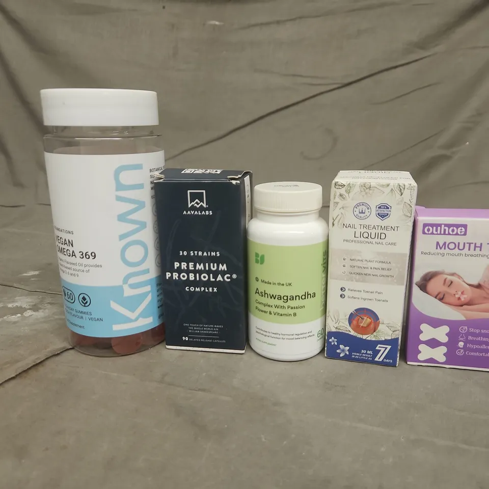 TOTE OF APPROXIMATELY 20 ASSORTED HEALTHCARE PRODUCTS TO INCLUDE NAIL TREATMENT LIQUID - OUHOE MOUTH TAPE AND KNOWN VEGAN OMEGA 369 GUMMIES