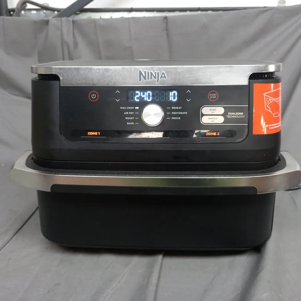 BOXED NINJA 10.4L FOODI FLEXDRAWER DUAL AIR FRYER AF500UK IN BLACK