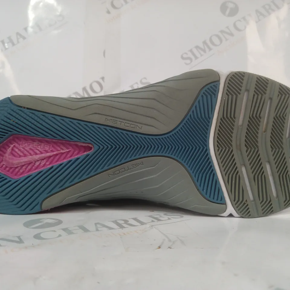 PAIR OF NIKE REACT METCON TRAINERS IN GREY/MULTI UK SIZE 8