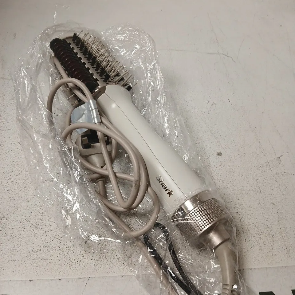 SHARK HAIR STYLING BRUSH – WHITE, CORDED