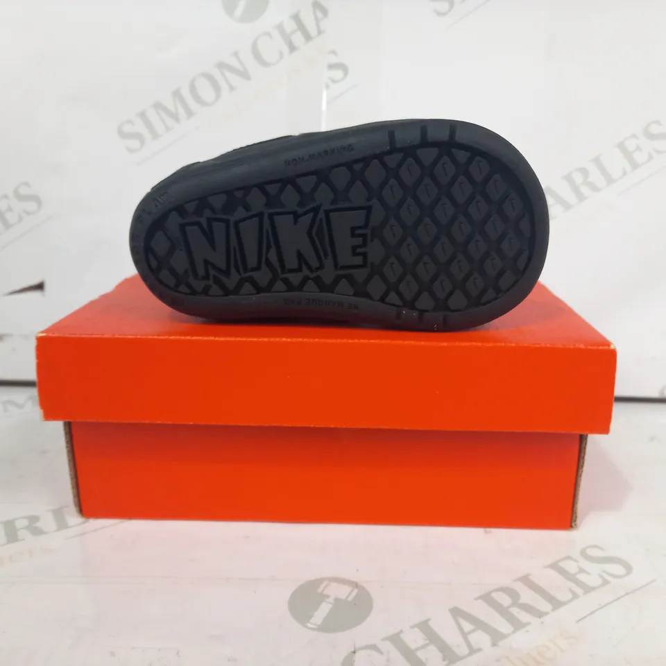 BOXED PAIR OF NIKE PICO 5 KIDS SHOES IN BLACK UK SIZE 3.5