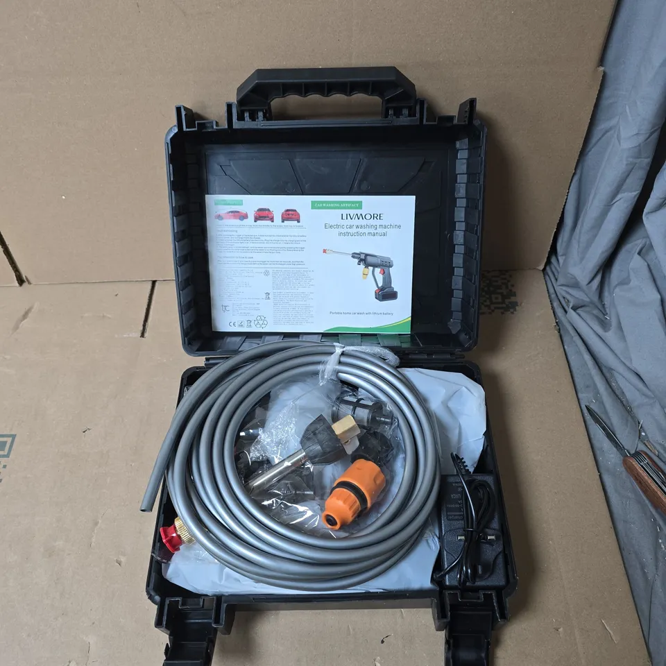 LIVMORE PORTABLE ELECTRIC CAR WASH SYSTEM – CASE WITH HOSE & ACCESSORIES