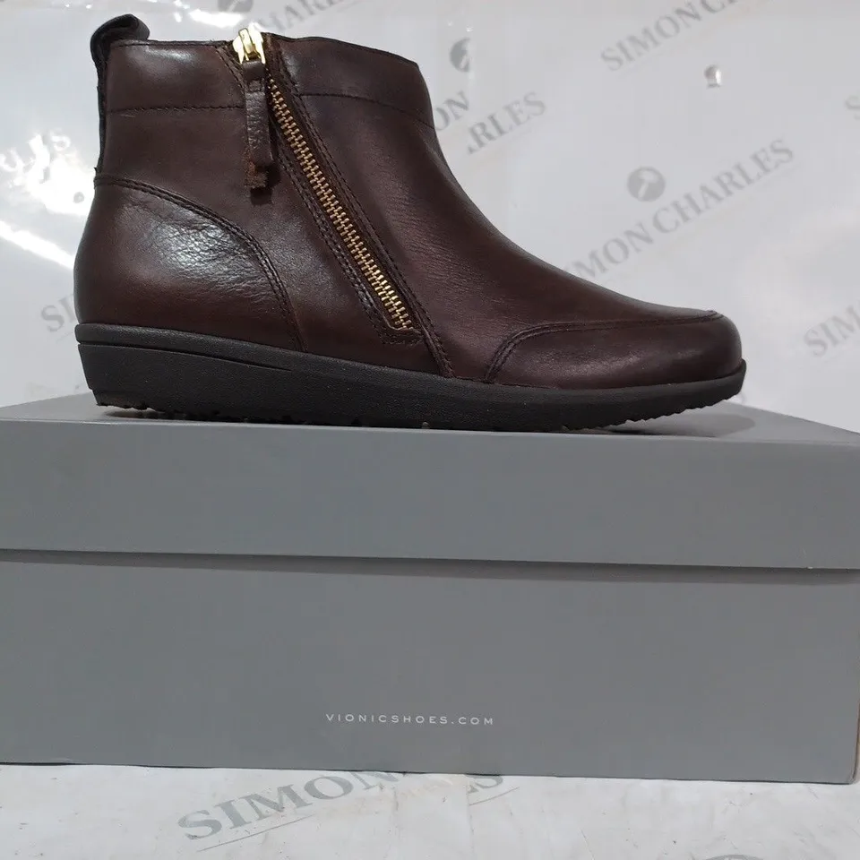 VIONIC LOIS BROWN ANKLE BOOTS - UK SIZE 6