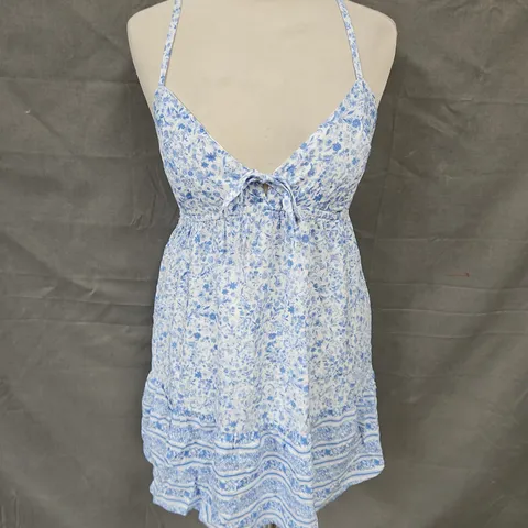 HOLLISTER OPEN BACK MINI DRESS IN BLUE FLORAL SIZE S