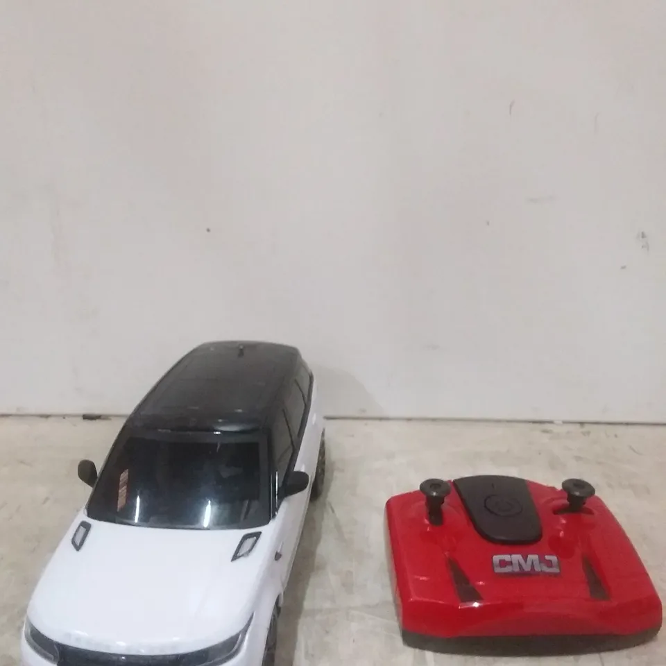 BOXED 1:24 SCALE 2014 RANGE ROVER SPORT WHITE REMOTE CONTROL CAR RRP £12.99