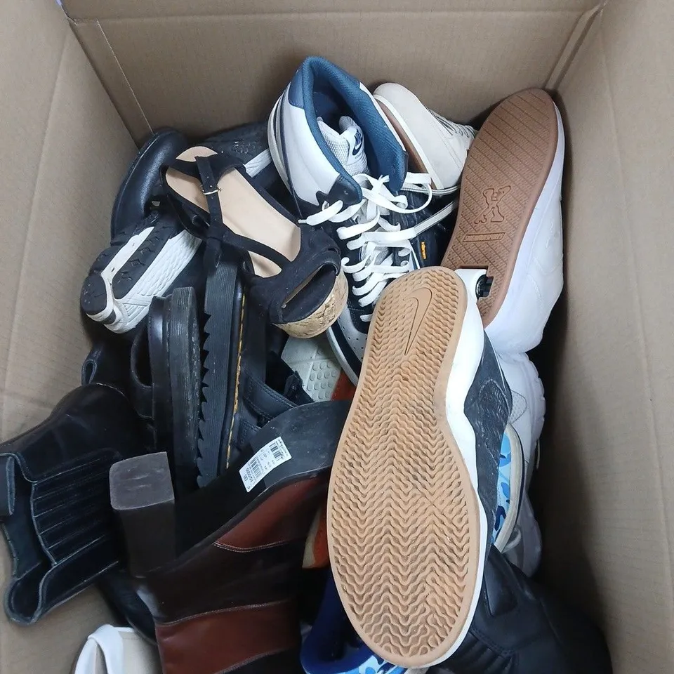 BOX OF APPROXIMATELY 15 ASSORTED SINGLE SHOES INCLUDING A NEW LOOK WEDGE, A NIKE TRAINER AND A SIDE WALK SPORTS TRAINER