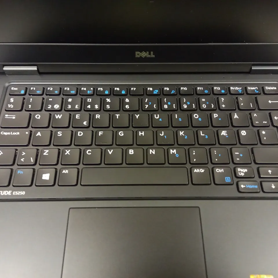 DELL LATITUDE E5250 LAPTOP IN BLACK