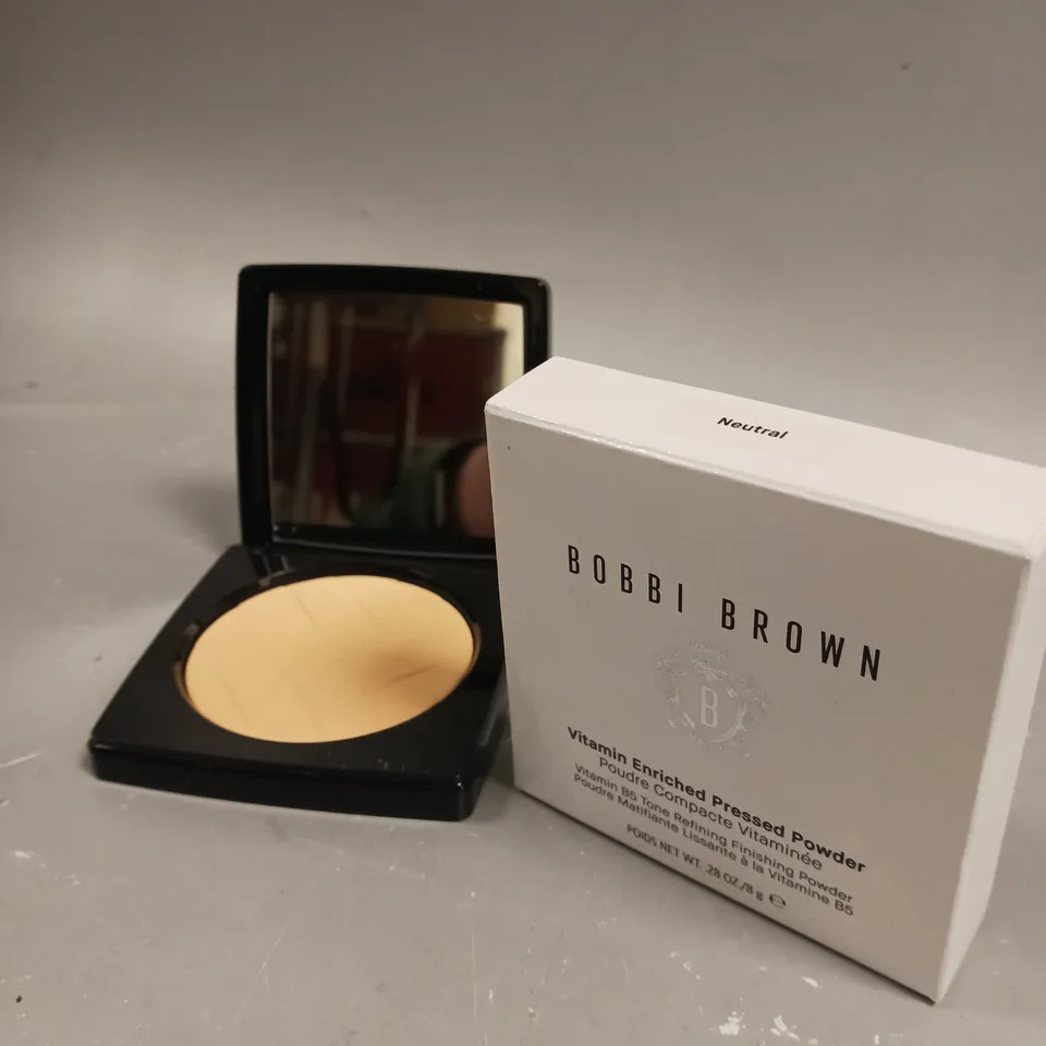 BOBBI BROWN VITAMIN ENRICHED PRESSED POWDER - NEUTRAL 