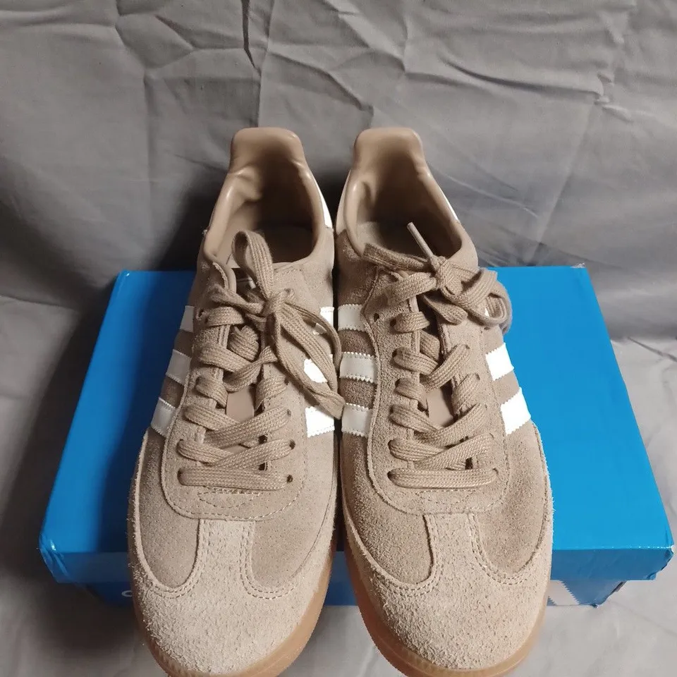 BOXED PAIR OF ADIDAS ORIGINALS BEIGE SUEDE SNEAKERS – UK SIZE 8.5