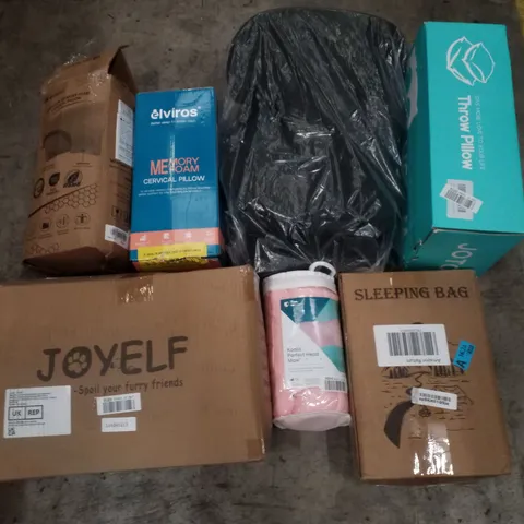 PALLET CONTAINING ASSORTED PILLOWS, CUSHIONS & SLEEPING BAGS