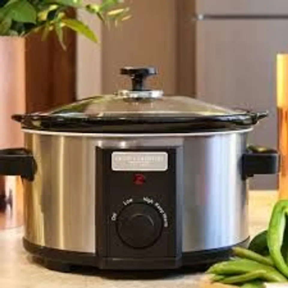 BRAND NEW BOXED 3.5L SLOW COOKER 180W - SC02SML (1 BOX)