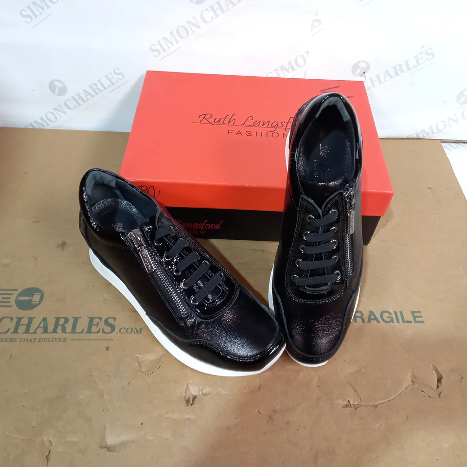 BOXED PAIR OF RUTH LANGSFORD SHOES - SIZE 40