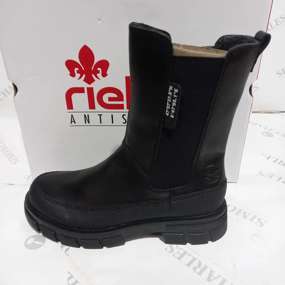 RIEKER CHELSEA BOOT IN BLACK SIZE 6