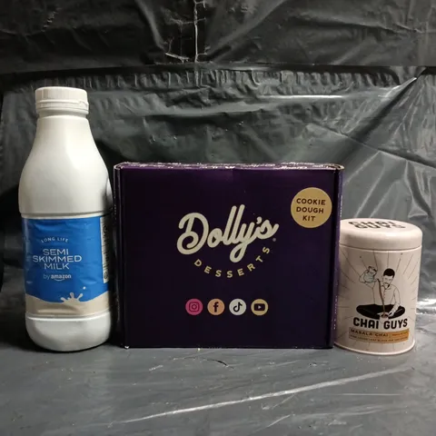 APPROXIMATELY 10 ASSORTED FOOD AND DRINK ITEMS TO INCLUDE COOKIE DOUGH KIT, LONG LIFE SEMI SKIMMED MILK, ETC