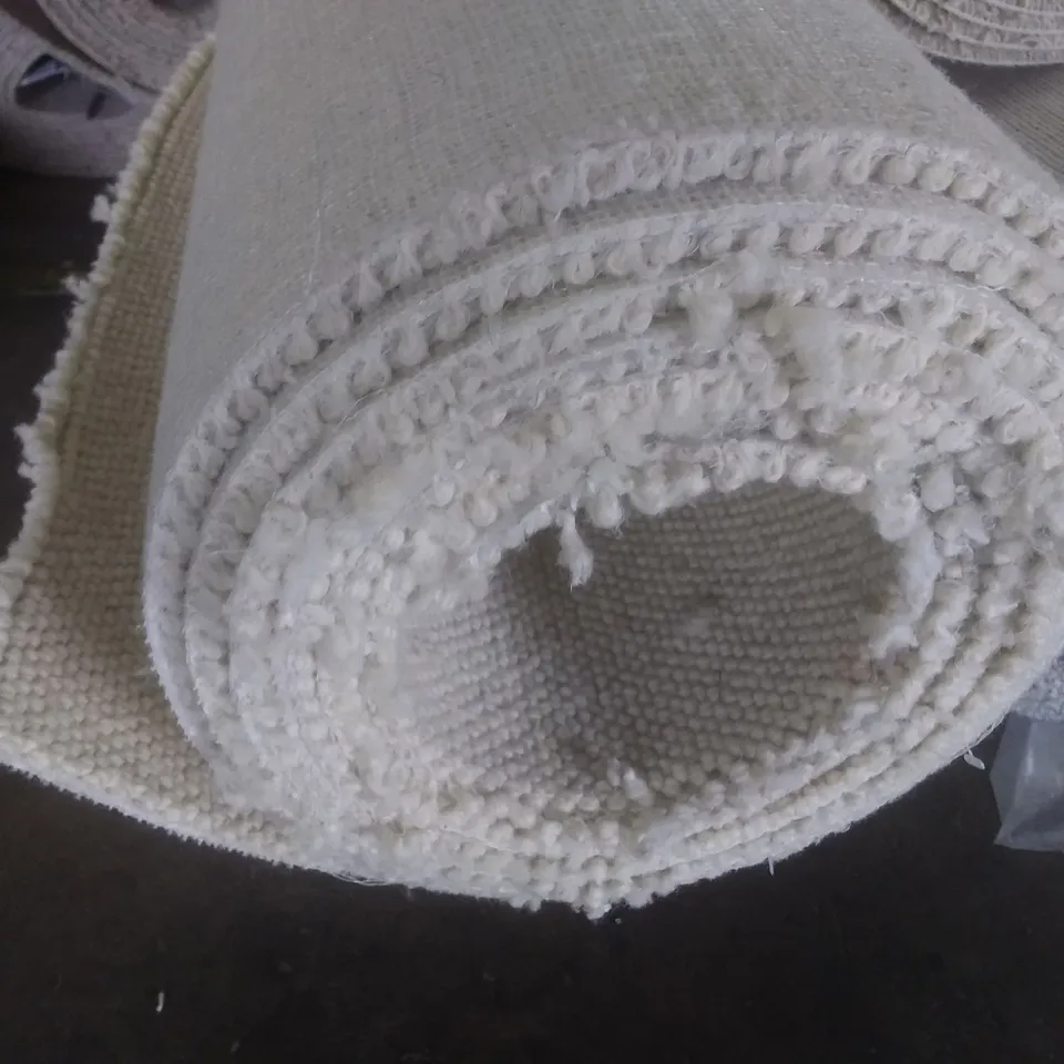 ROLL OF QUALITY PADSTOW MOHAIR PEBBLE CARPET 5×4.32M