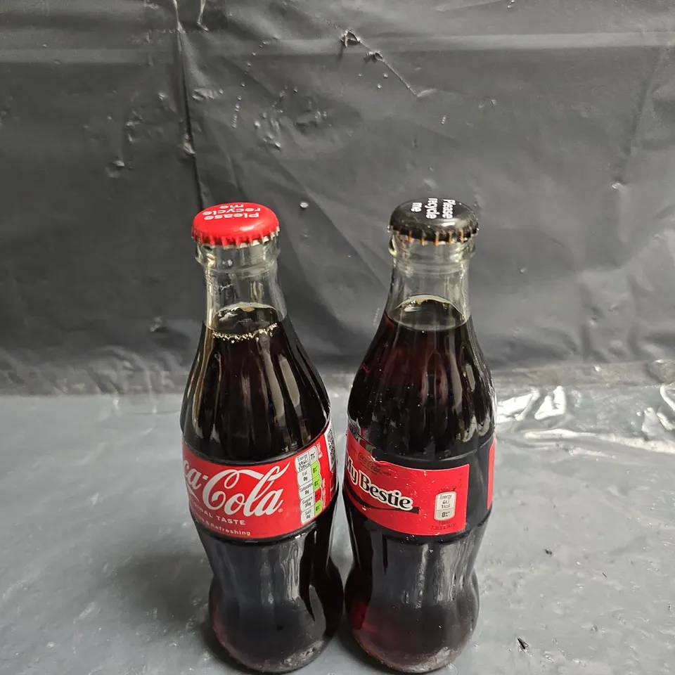 APPROX 20 GLASS BOTTLES OF COCA COLA 