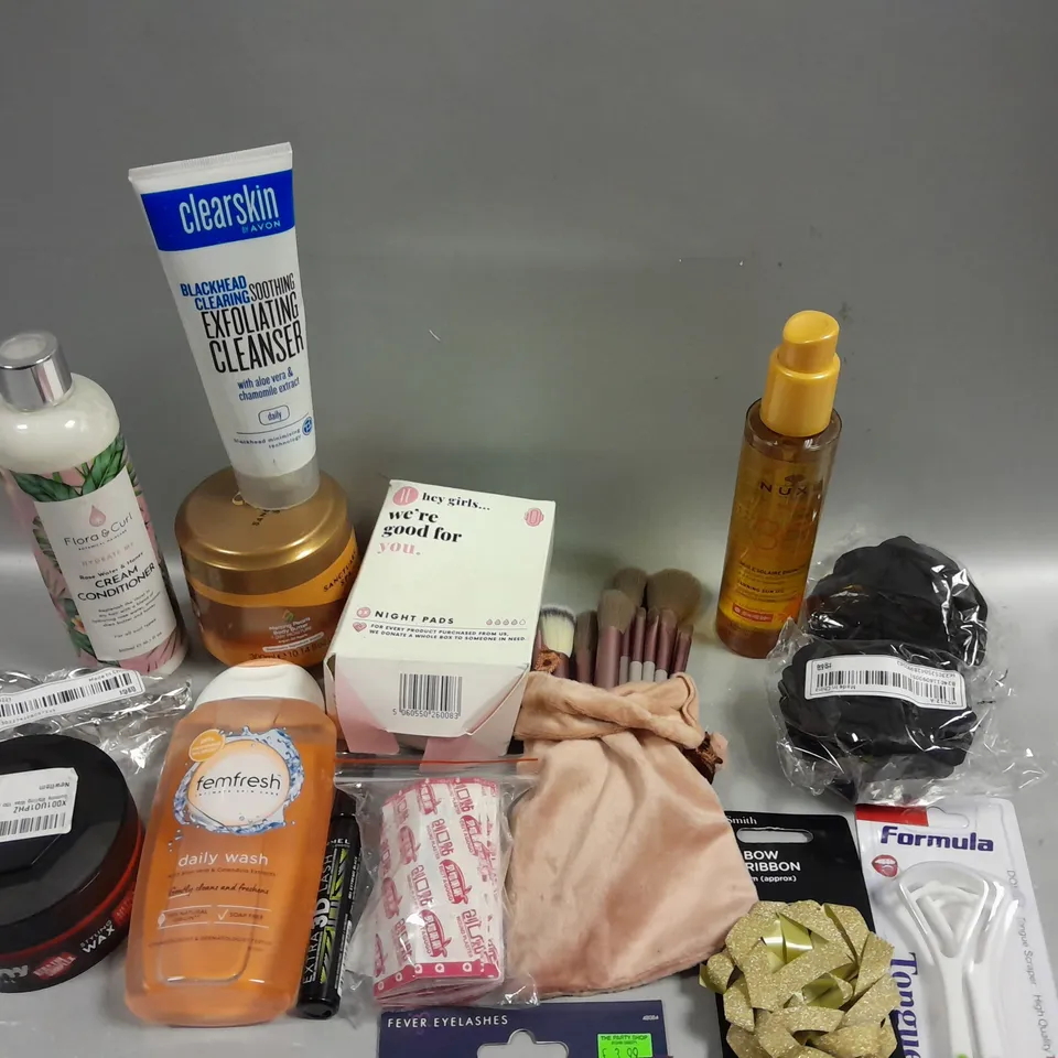 BOX OF APPROXIMATELY 15 COSMETIC ITEMS TO INCLUDE EXFOLIATING CLEANSER, NUXE SUN OIL, FEMFRESH BODY WASH , ETC