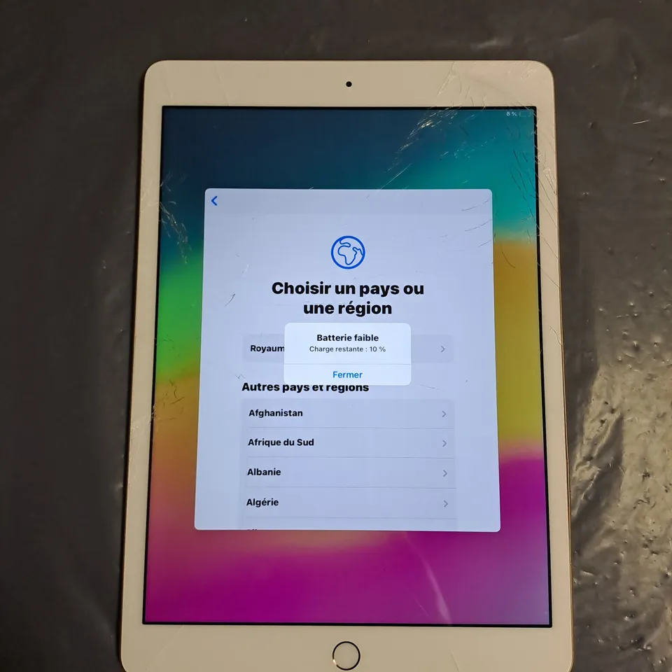 UNBOXED APPLE IPAD A2270 