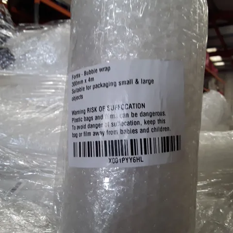PALLET CONTAINING AN ASSORTMENT OF 300MM X 4M BUBBLE WRAP 