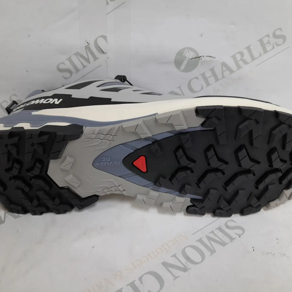 PAIR OF SALOMON PRO GORETEXT TRAINERS IN BLUE/BLACK/WHITE - UK 7