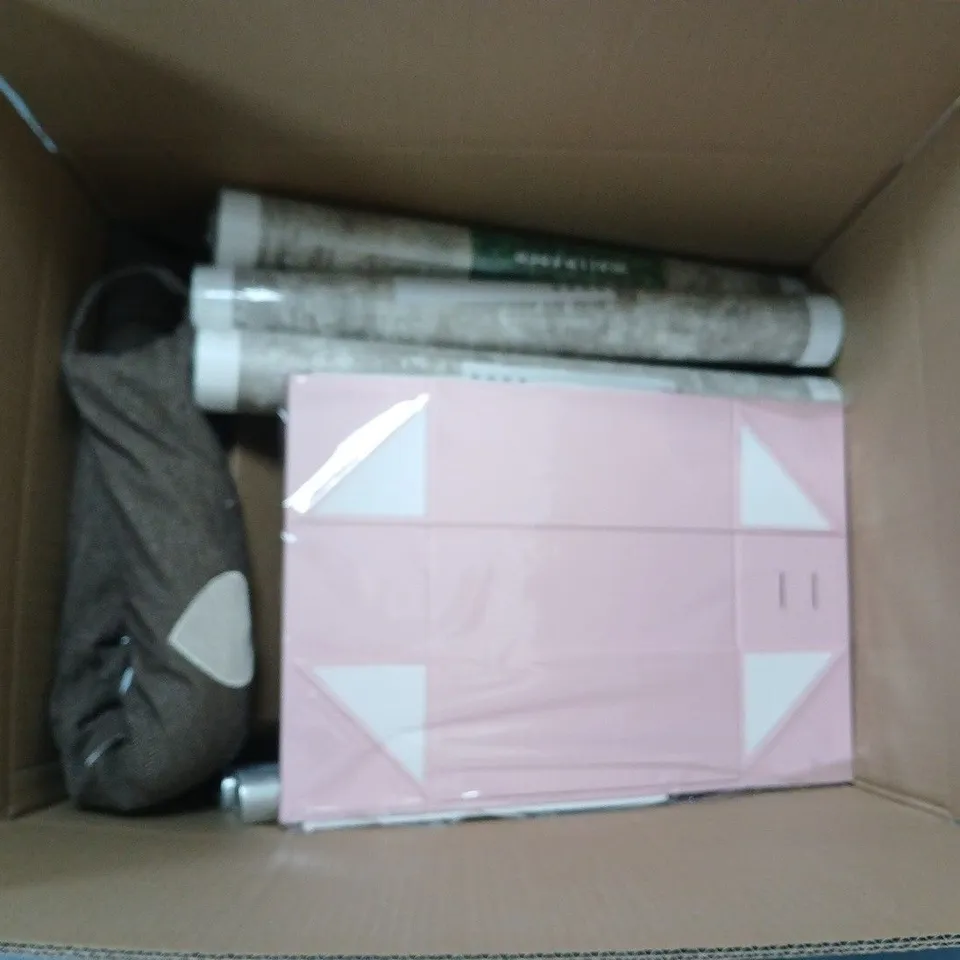 ASSORTED CONTENTS IN LARGE BOX: PINK BOXED ITEM, TWO TUBES & GREY POUCH (VERIFY) 