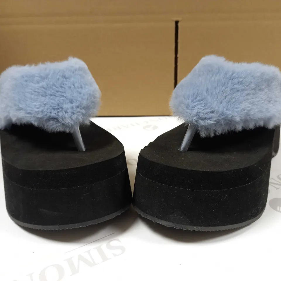 KOI BLACK/BLUE DETAILED PLATFORM SANDALS 