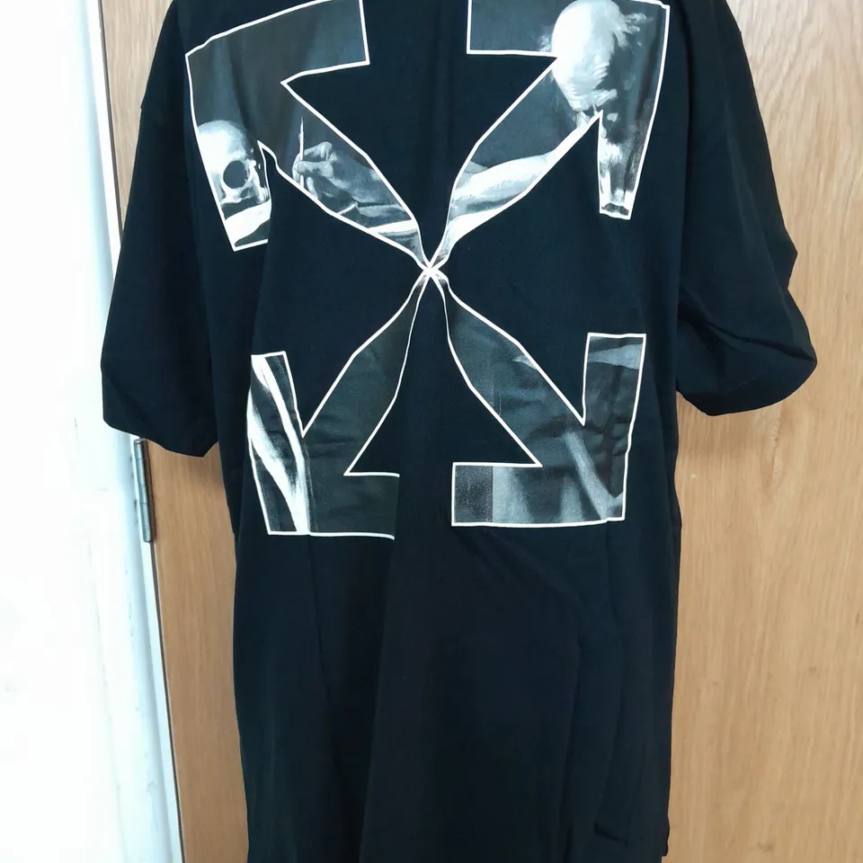 OFF-WHITE CARRAW ARROWS MOTIF T-SHIRT IN BLACK/WHITE - XL