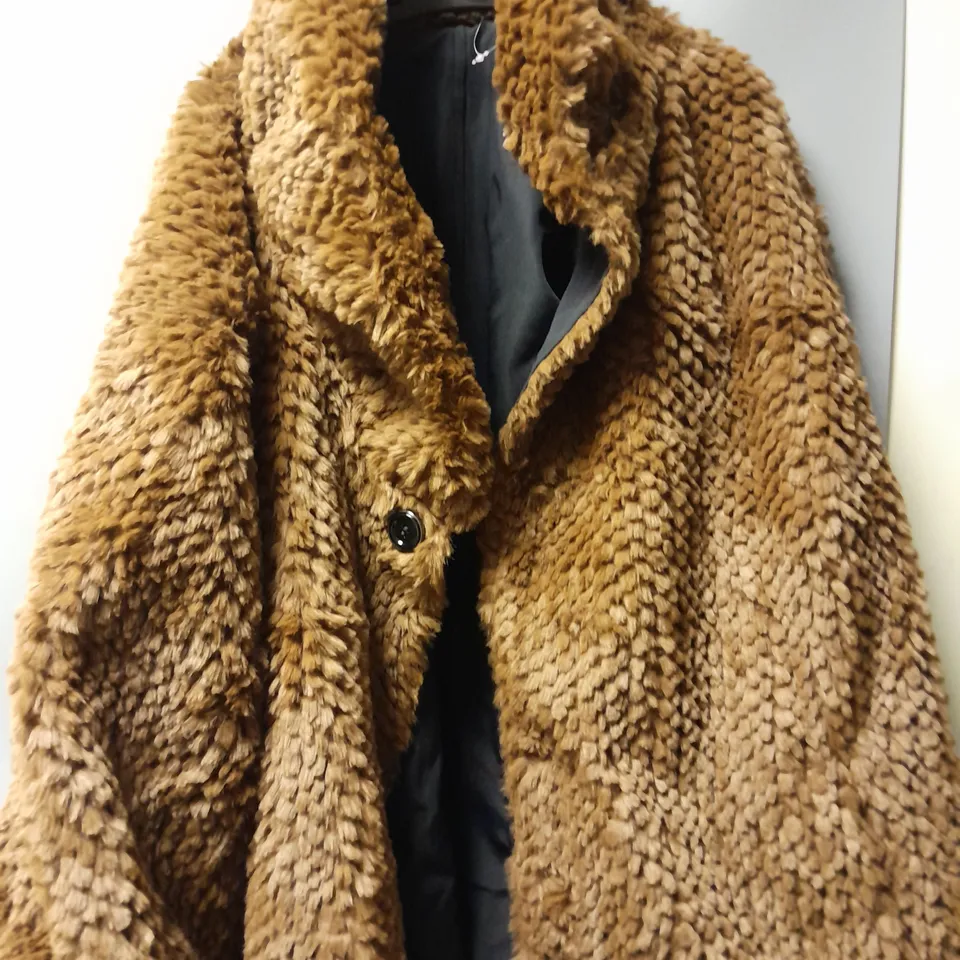 CENTIGRADE TEXTURED FAUX FUR REVERSIBLE MID LENGTH COAT WITH POCKETS IN BROWN SIZE XL