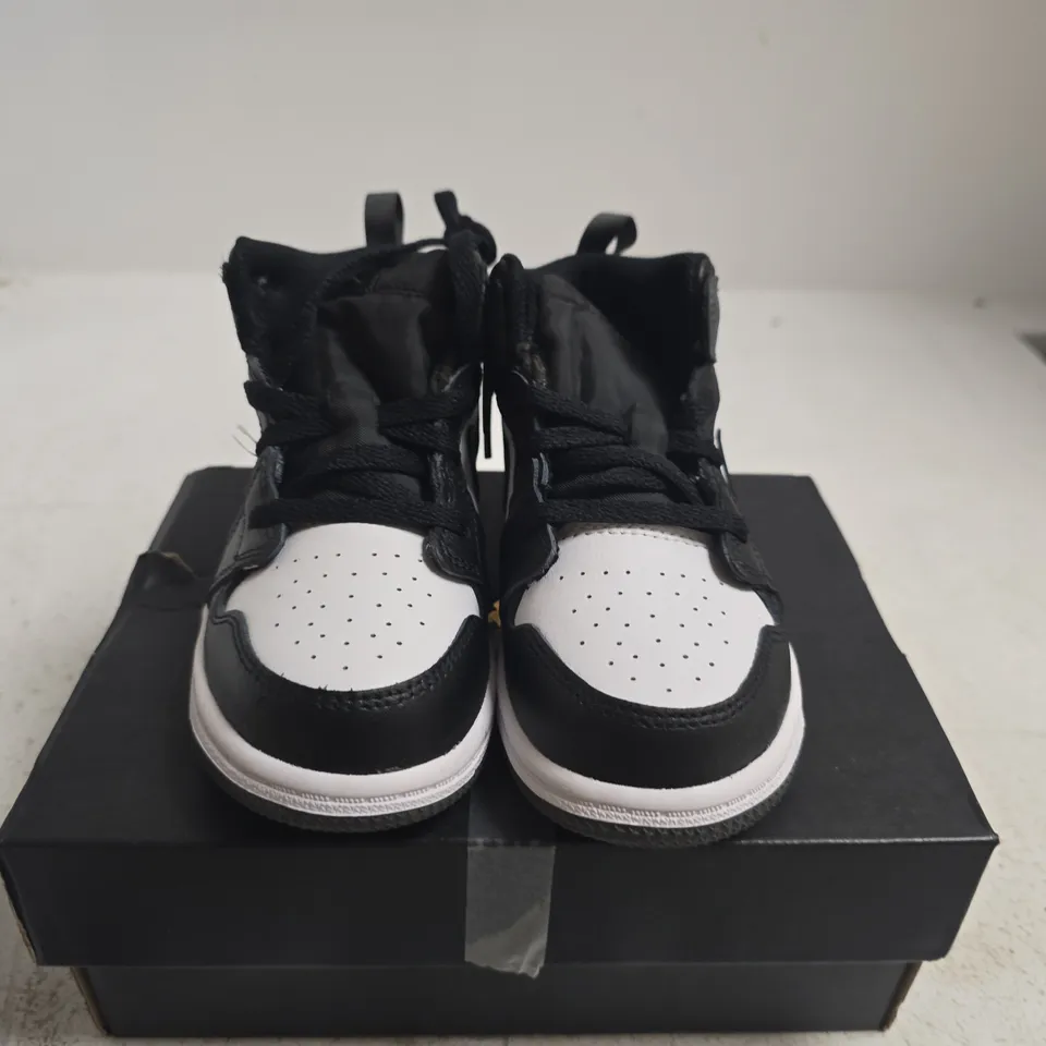 BOXED PAIR OF JORDAN 1 MID TD KIDS' SNEAKERS – BLACK/WHITE, UK 9.5
