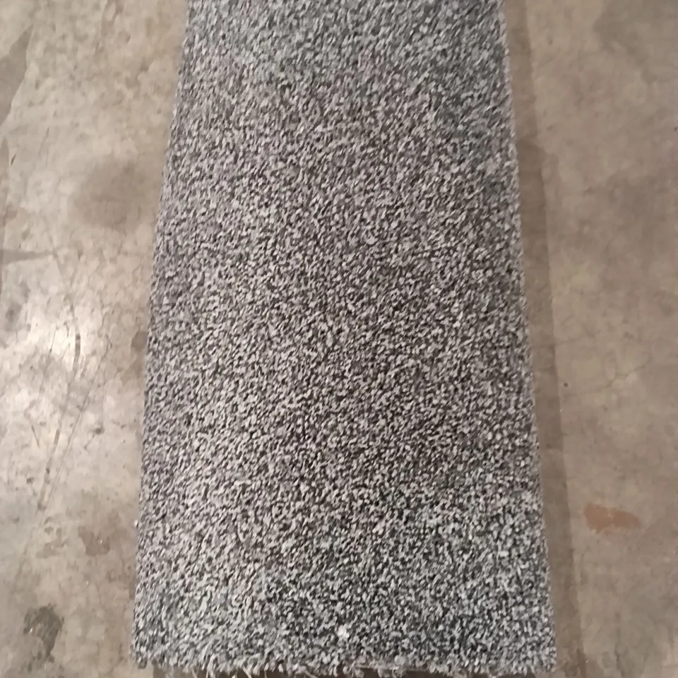 ROLL OF NEW LINCOLNSHIRE NOTTING HILL APPROX SIZE: 1.8M X 4.00M