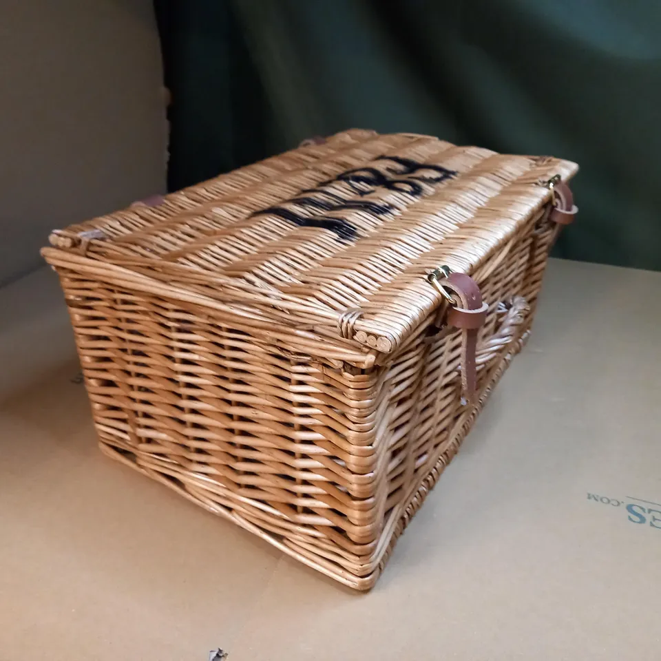 DESIGNER WICKER BUCKLED HAMPER/PICNIC BASKET