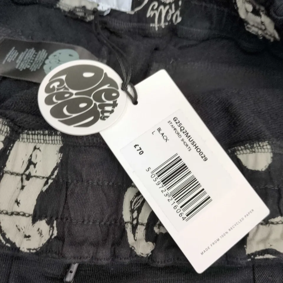 BLACK CARGO SHORTS WITH BACK PATCH LOGO – ELASTIC WAISTBAND